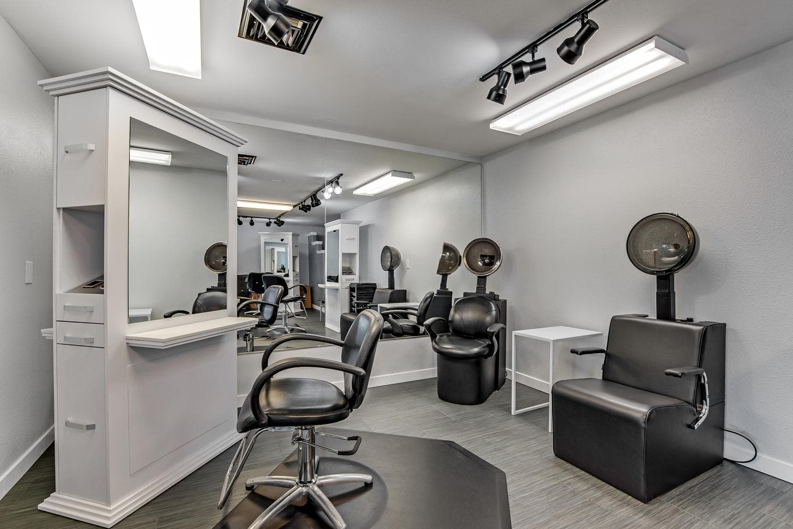 Meridian Salon